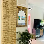 Spacious 3-bedroom Family In The Historic Center, Albaicin * Granada