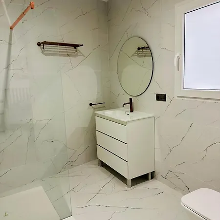 Spacious 3-bedroom Family In The Historic Center, Albaicin Apartament